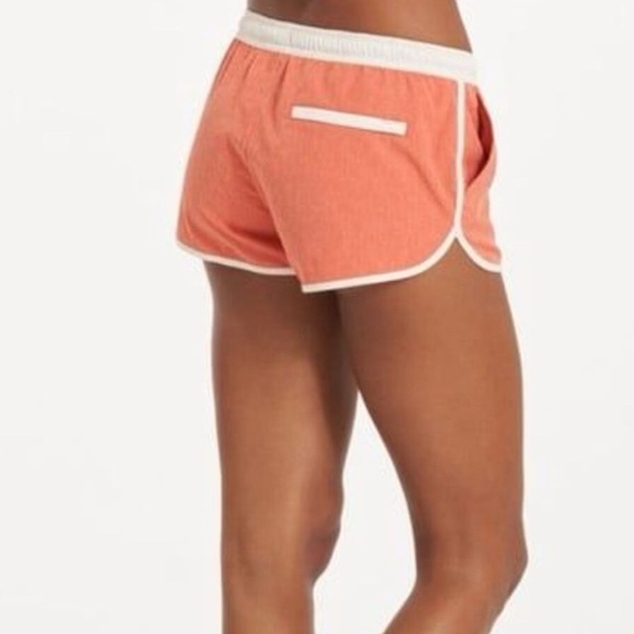 Vuori Tavi Shorts women’s Size Small - Picture 3 of 9